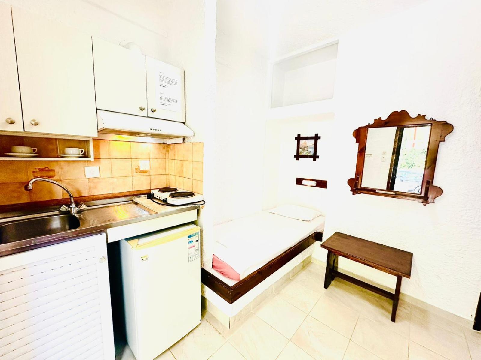 Argo Apartments Nea Poteidaia Room photo