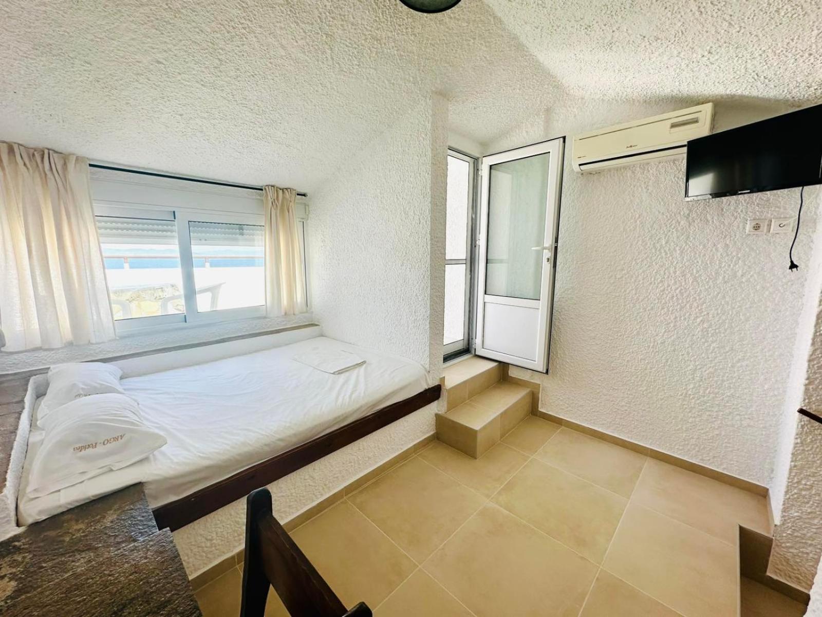 Argo Apartments Nea Poteidaia Room photo